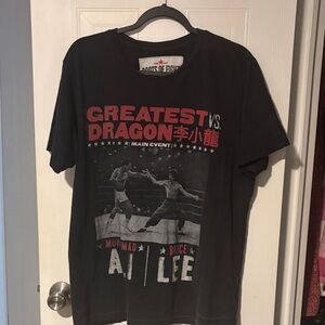 Roots of fight T-shirt, size M